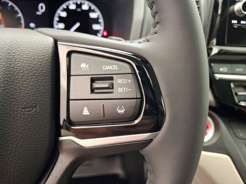 Used 2025 Honda Odyssey EX-L image 18