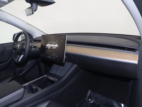 Used 2022 Tesla Model Y Performance image 44