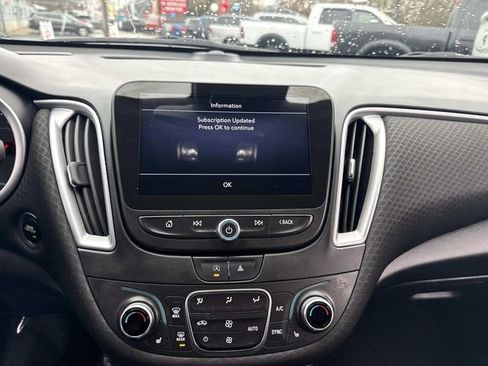 Used 2023 Chevrolet Malibu LT image 24