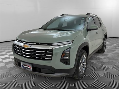 Used 2025 Chevrolet Equinox LT w/ Convenience Package II image 7