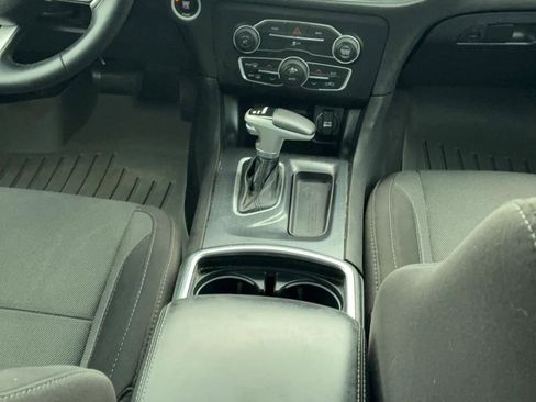 Used 2015 Dodge Charger SXT RWD image 14