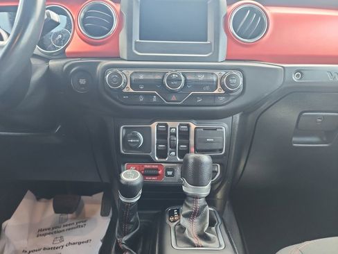 Used 2020 Jeep Wrangler Unlimited Rubicon AWD/4WD image 12