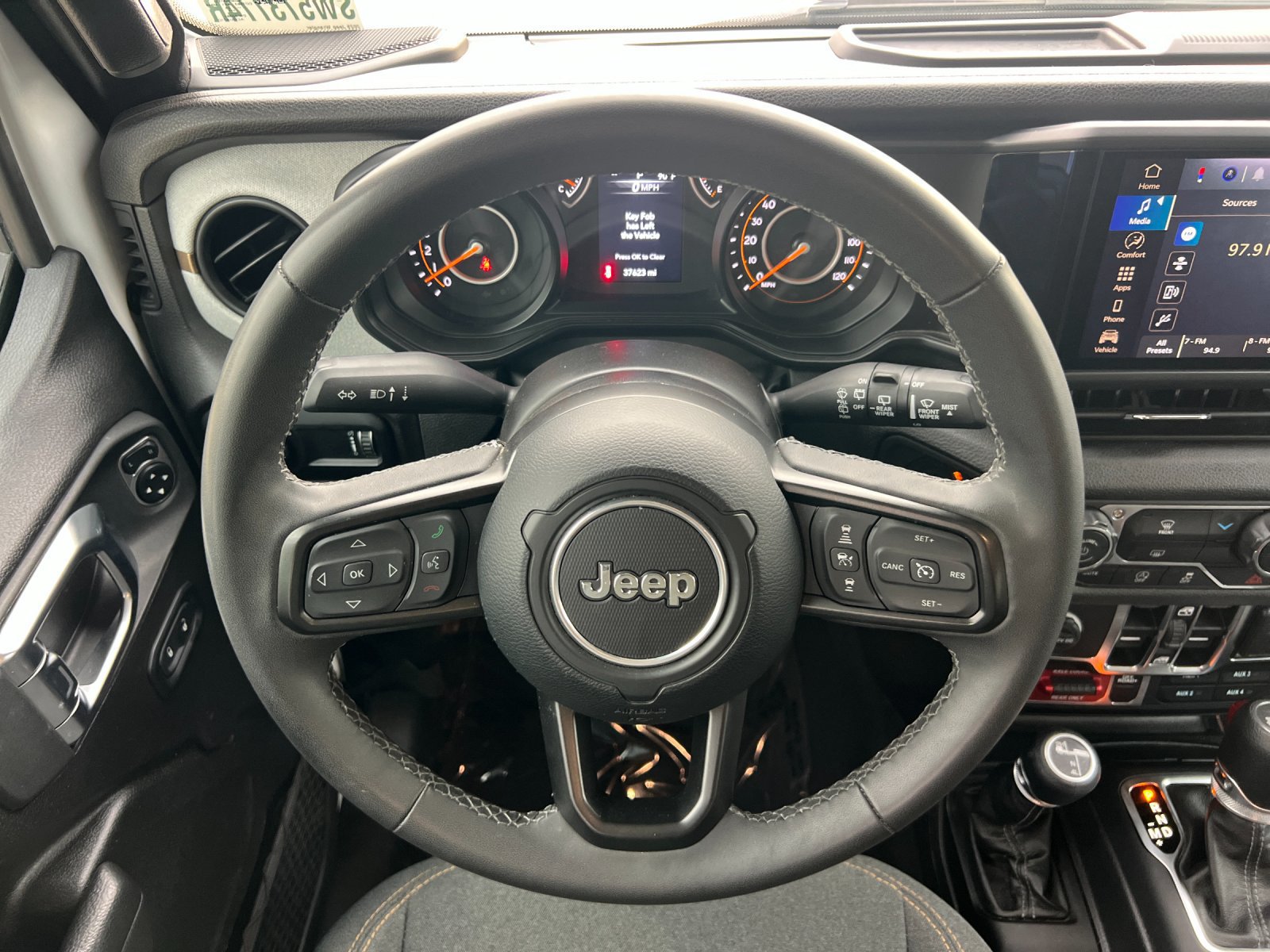 Used 2025 Jeep Wrangler Unlimited Sport AWD/4WD image 16