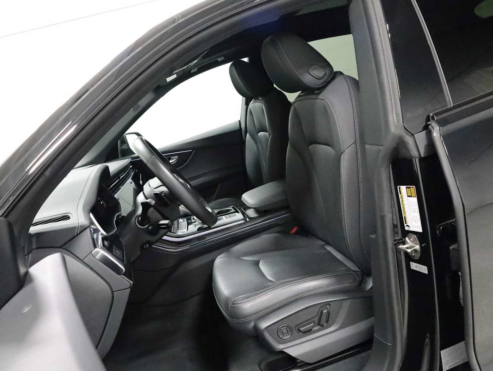 Used 2024 Audi Q8 Premium Plus AWD/4WD image 5