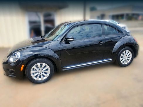 Used 2019 Volkswagen Beetle 2.0T S FWD image 7