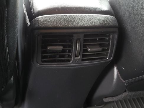 Used 2016 Nissan Rogue SL FWD image 15