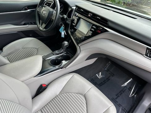 Used 2018 Toyota Camry SE image 17