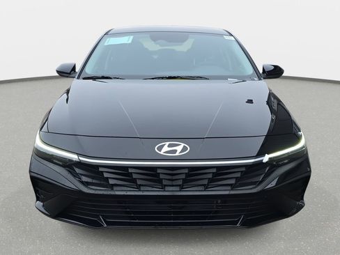 Used 2026 Hyundai Elantra Hybrid FWD image 2