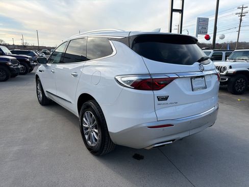Used 2023 Buick Enclave Essence w/ Sound and Sites Package image 8