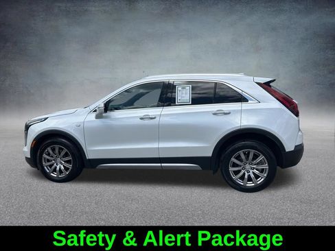 Used 2022 Cadillac XT4 Premium Luxury w/ Enhanced Visibility Package FWD image 8