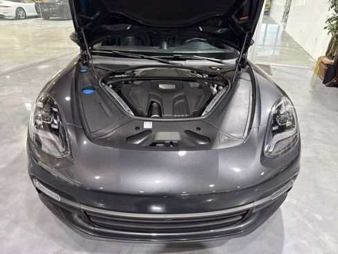 Used 2017 Porsche Panamera image 18