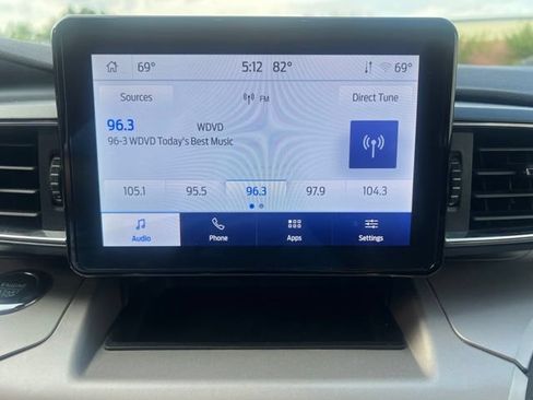 Used 2023 Ford Explorer XLT w/ Equipment Group 202A AWD/4WD image 28