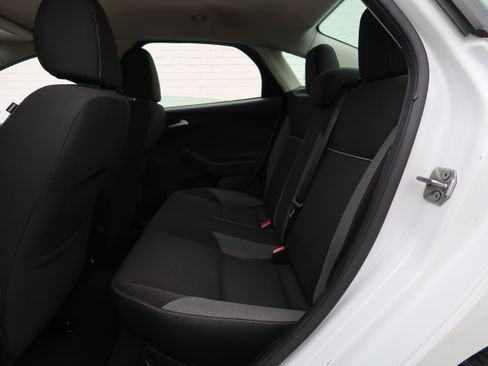 Used 2013 Ford Focus SE FWD image 30