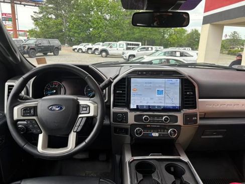 Used 2022 Ford F250 Lariat w/ Lariat Ultimate Package AWD/4WD image 24