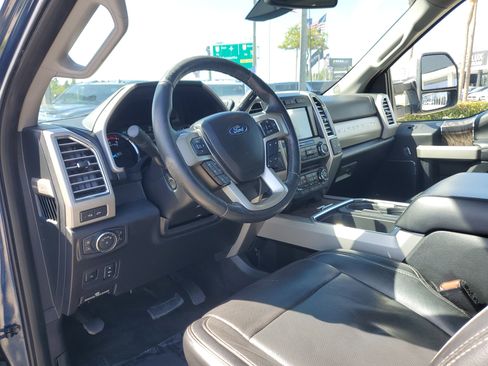 Used 2017 Ford F250 Lariat w/ Lariat Ultimate Package image 9