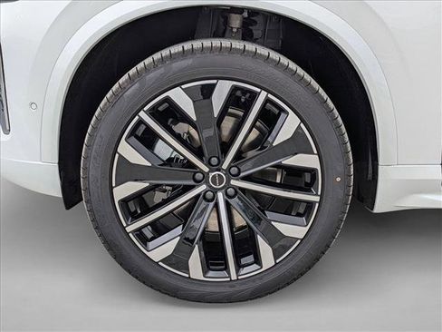 New 2026 Volvo XC90 B6 Plus image 11