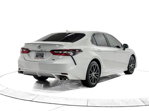 Used 2023 Toyota Camry SE image 11