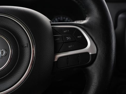 Used 2020 Jeep Renegade Latitude w/ Cold Weather Group AWD/4WD image 24