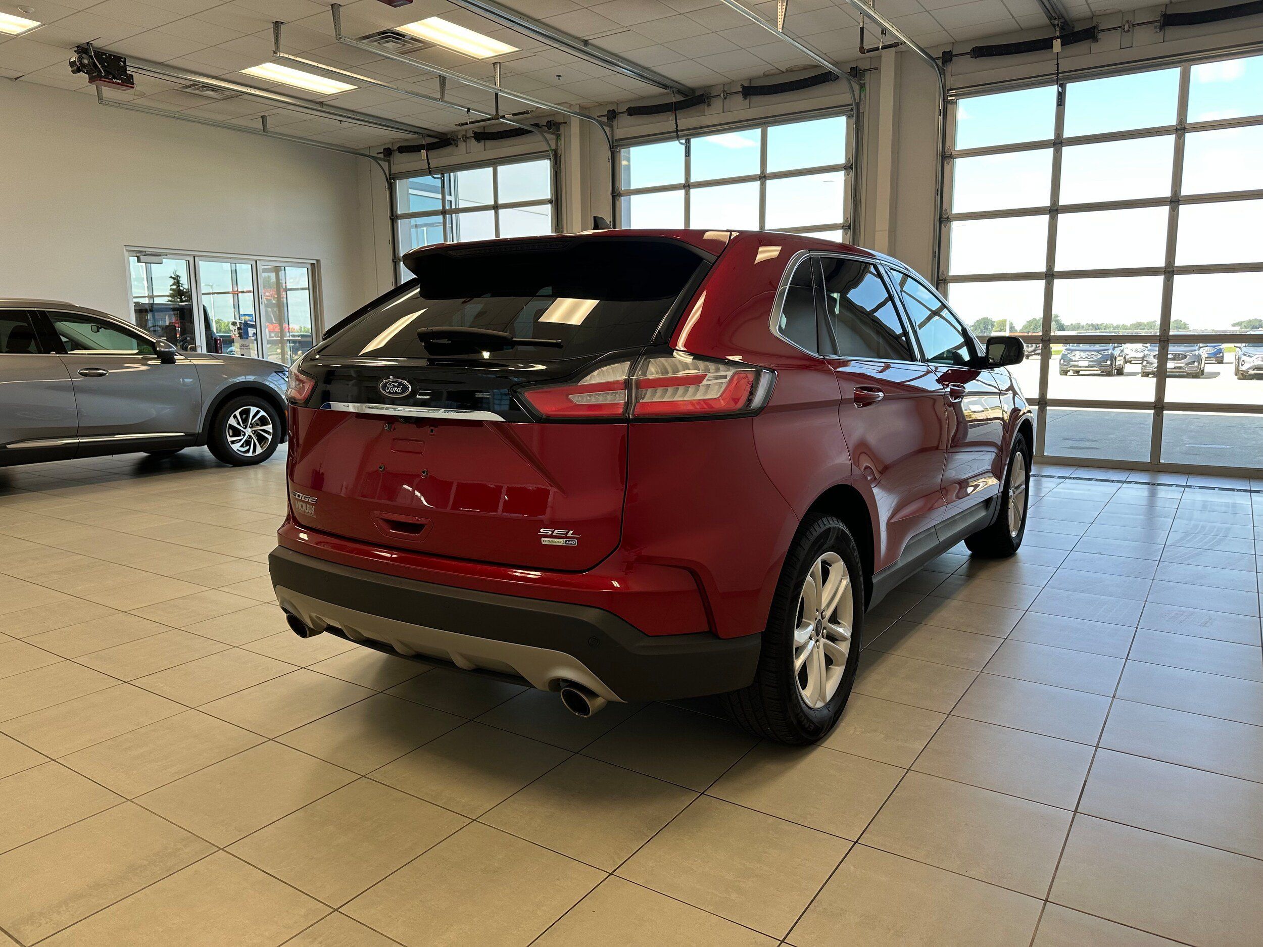 Used 2020 Ford Edge SEL AWD/4WD image 5