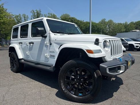 Used 2023 Jeep Wrangler Unlimited Sahara w/ Cold Weather Group AWD/4WD image 1