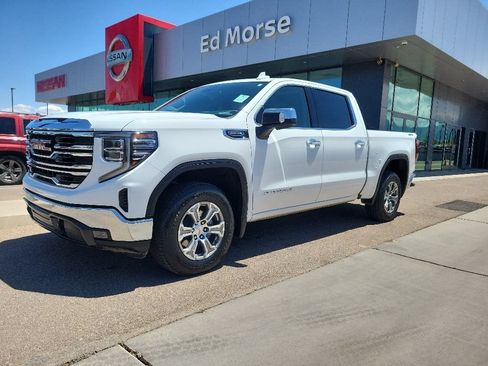 Used 2025 GMC Sierra 1500 SLT AWD/4WD image 1
