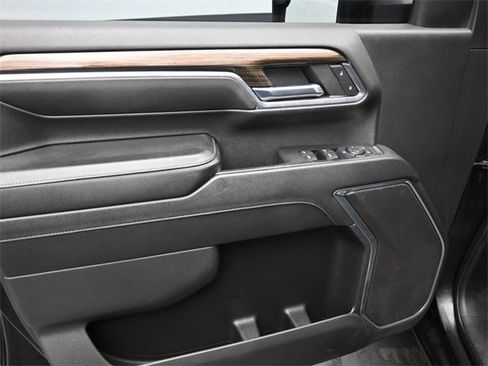 Used 2024 Chevrolet Silverado 2500 LT w/ Z71 Off-Road Package image 11