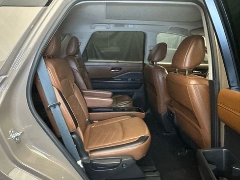 Used 2023 Nissan Pathfinder Platinum AWD/4WD image 18
