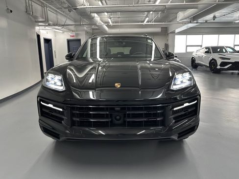 Used 2026 Porsche Cayenne S AWD/4WD image 2