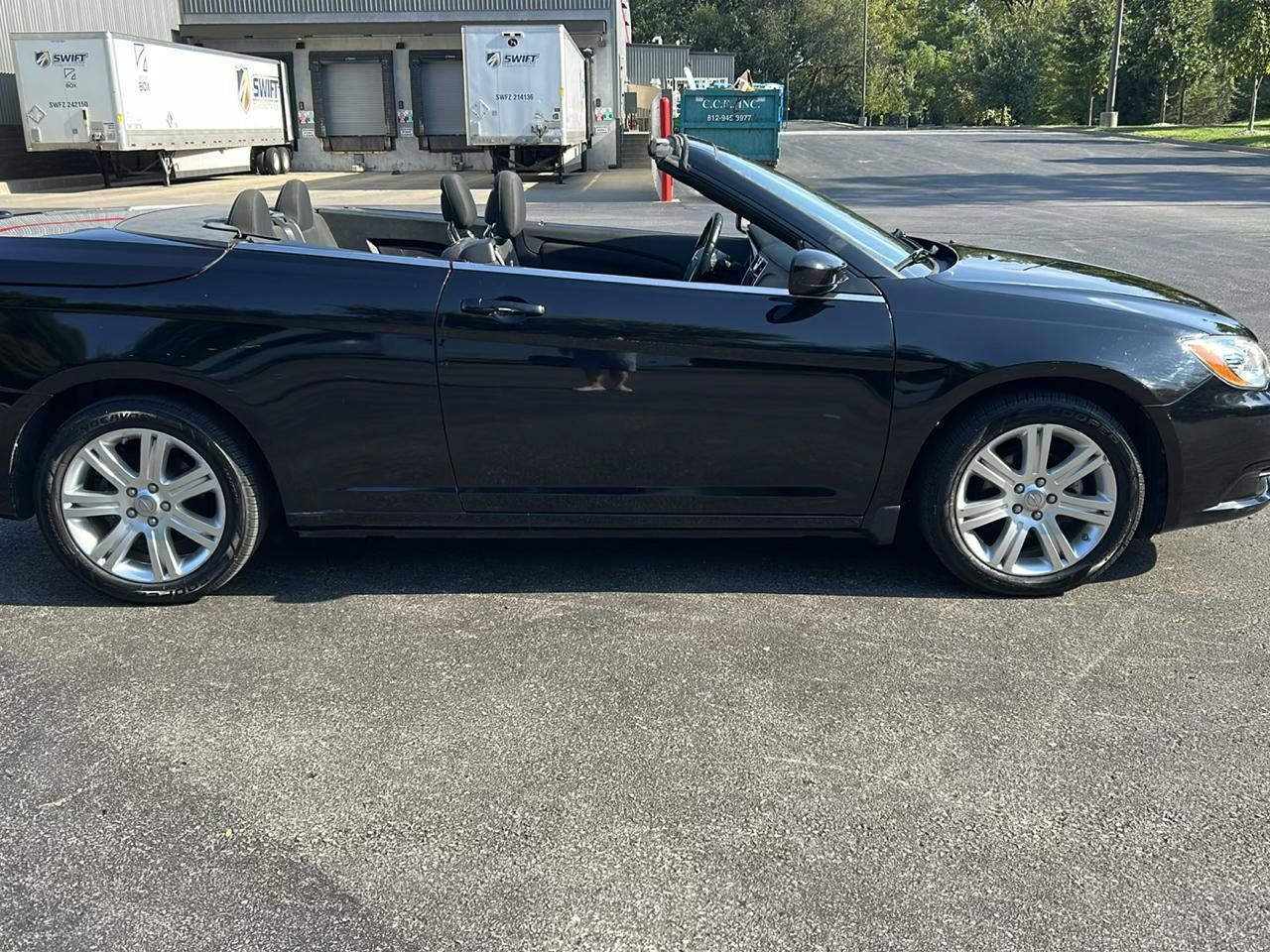 Used 2012 Chrysler 200 Touring w/ Cold Weather Group FWD image 4