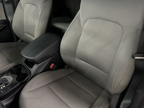 Used 2017 Hyundai Santa Fe Sport FWD image 18