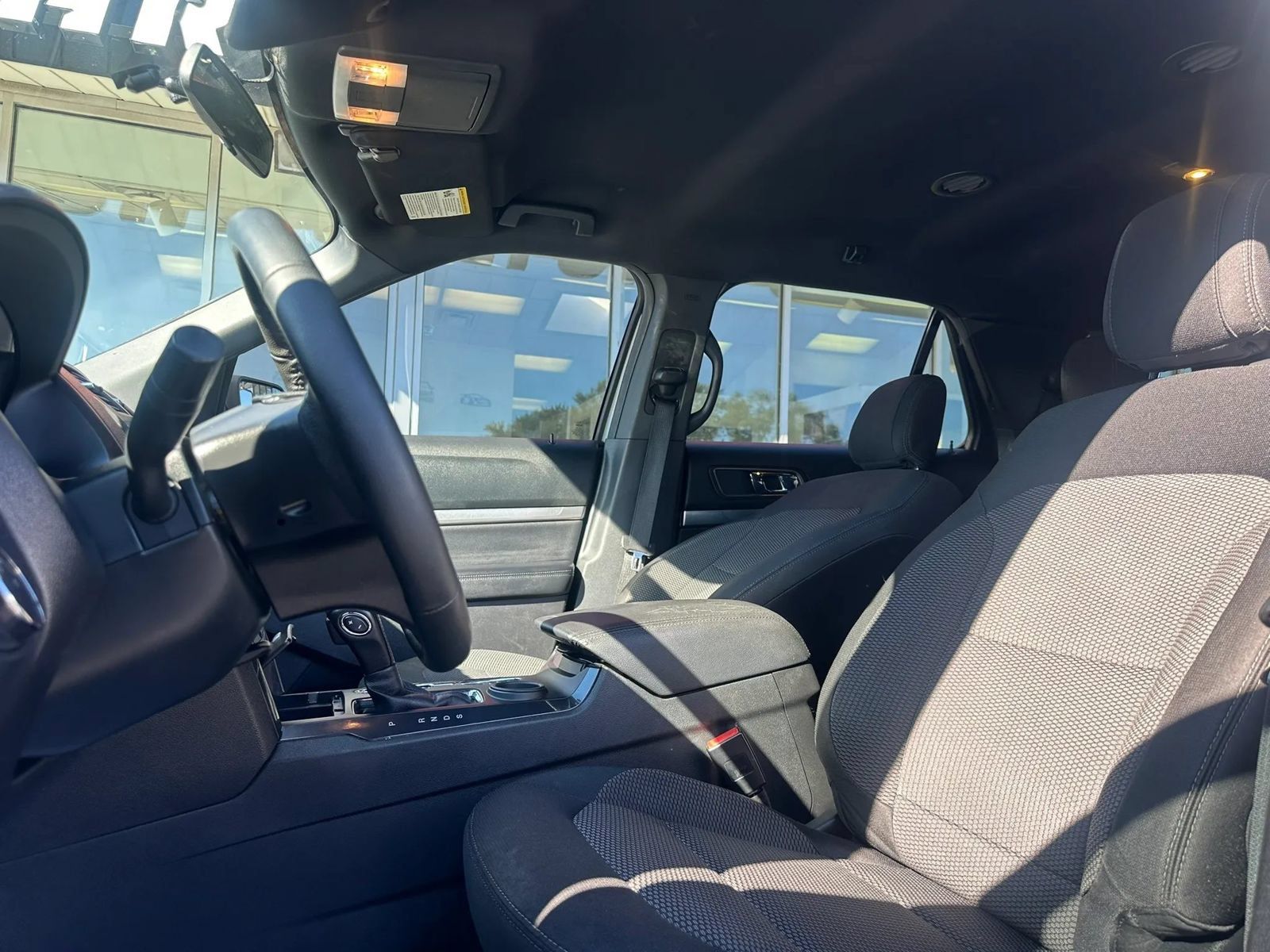 Used 2018 Ford Explorer XLT FWD image 9