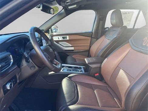 Used 2023 Ford Explorer King Ranch w/ Premium Technology Package image 9