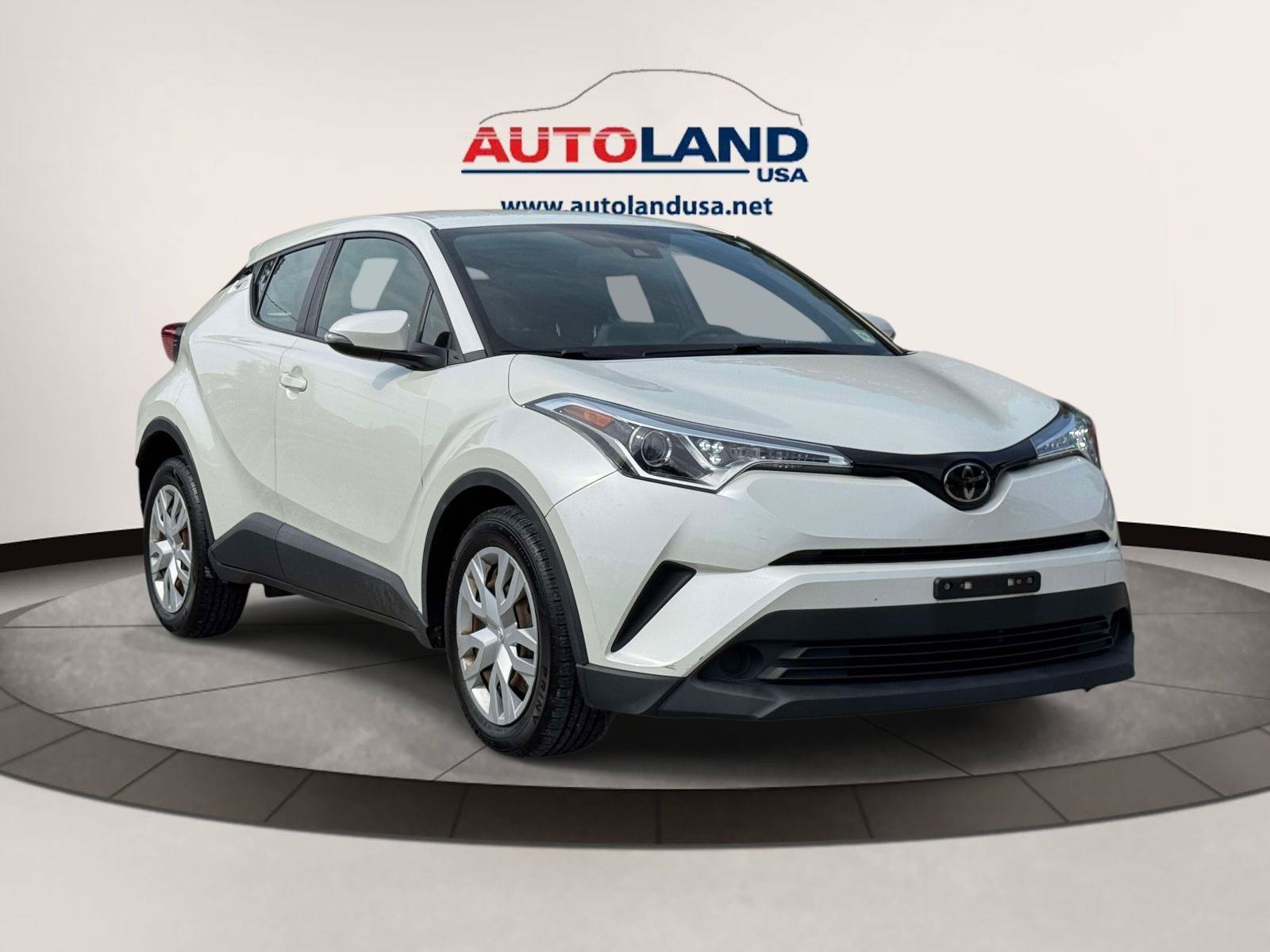 Used 2019 Toyota C-HR LE FWD image 2