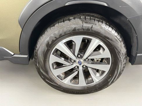 Used 2025 Subaru Outback Premium w/ Popular Package #1A AWD/4WD image 35