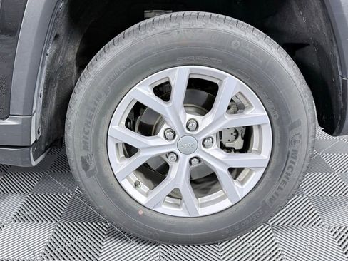 Used 2022 Jeep Grand Cherokee Limited image 29