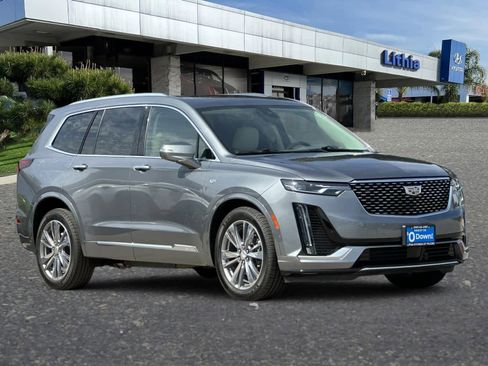 Used 2022 Cadillac XT6 Premium Luxury w/ Technology Package image 9