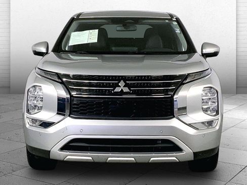 Used 2024 Mitsubishi Outlander SE Black Edition FWD image 2