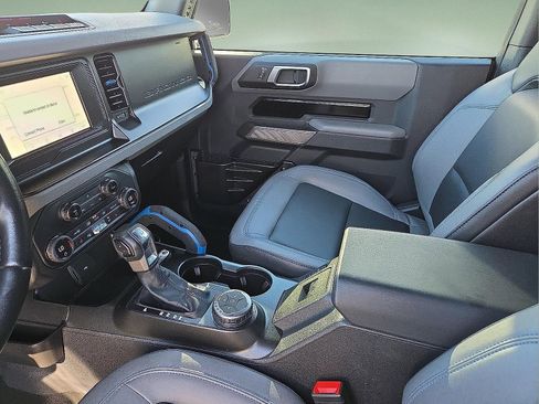 Used 2021 Ford Bronco Black Diamond image 12