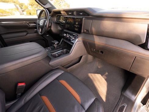 Used 2024 GMC Sierra 1500 AT4 w/ Technology Package image 29