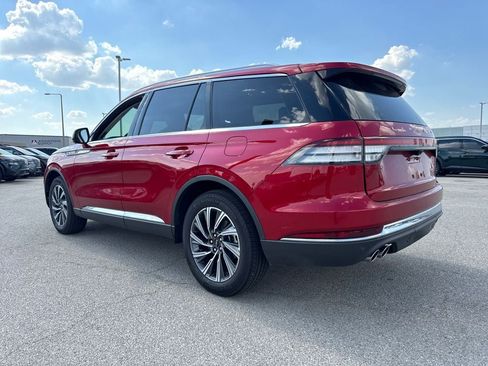 Used 2026 Lincoln Aviator AWD image 4