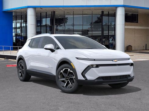 New 2026 Chevrolet Equinox EV LT image 7