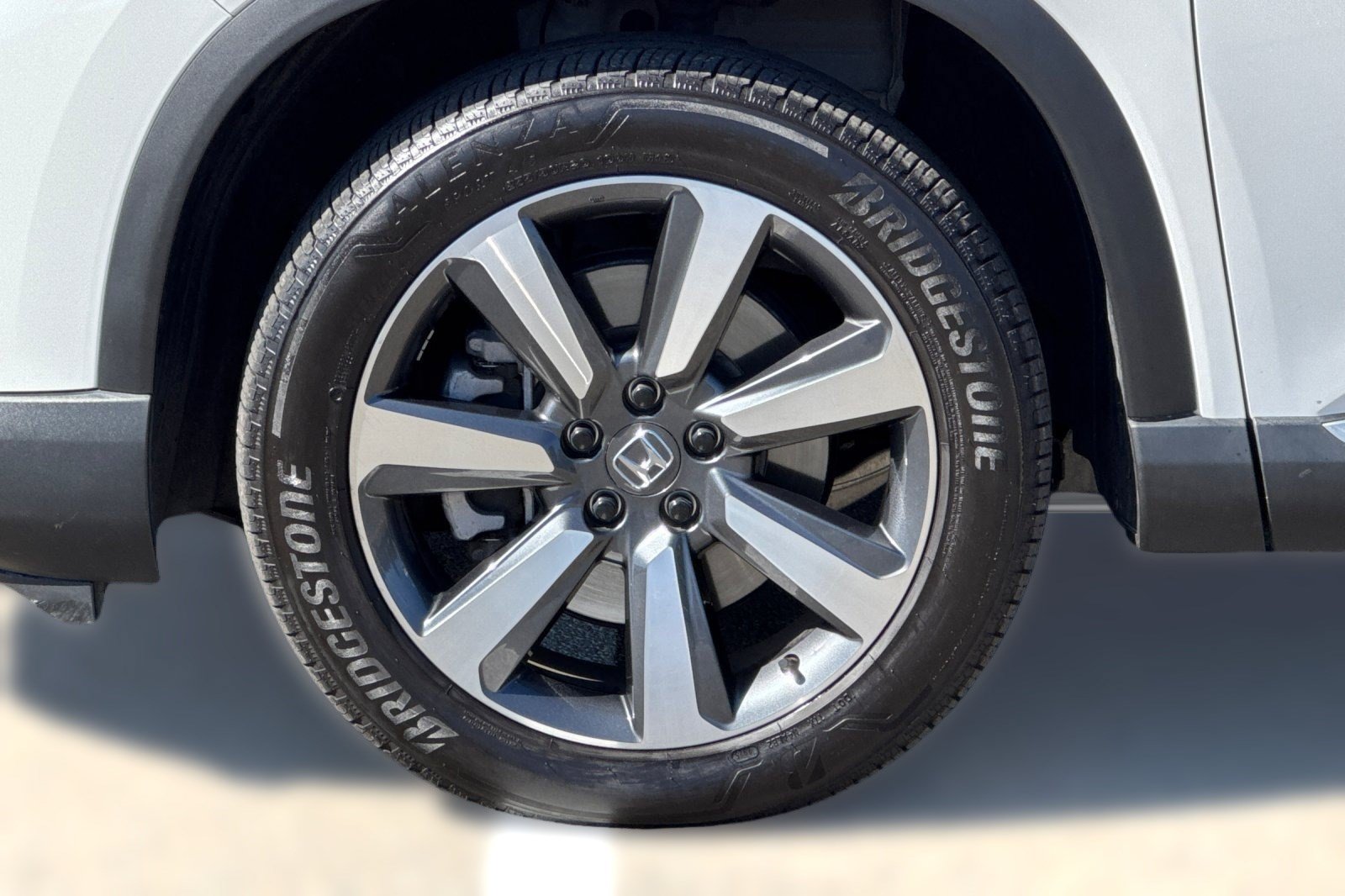 Used 2025 Honda Pilot Elite image 12
