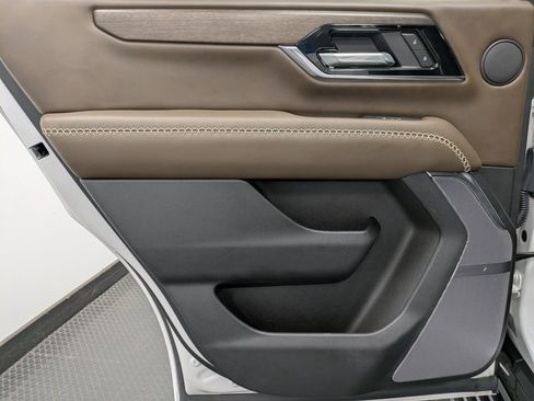 Used 2025 GMC Yukon Denali Ultimate image 21