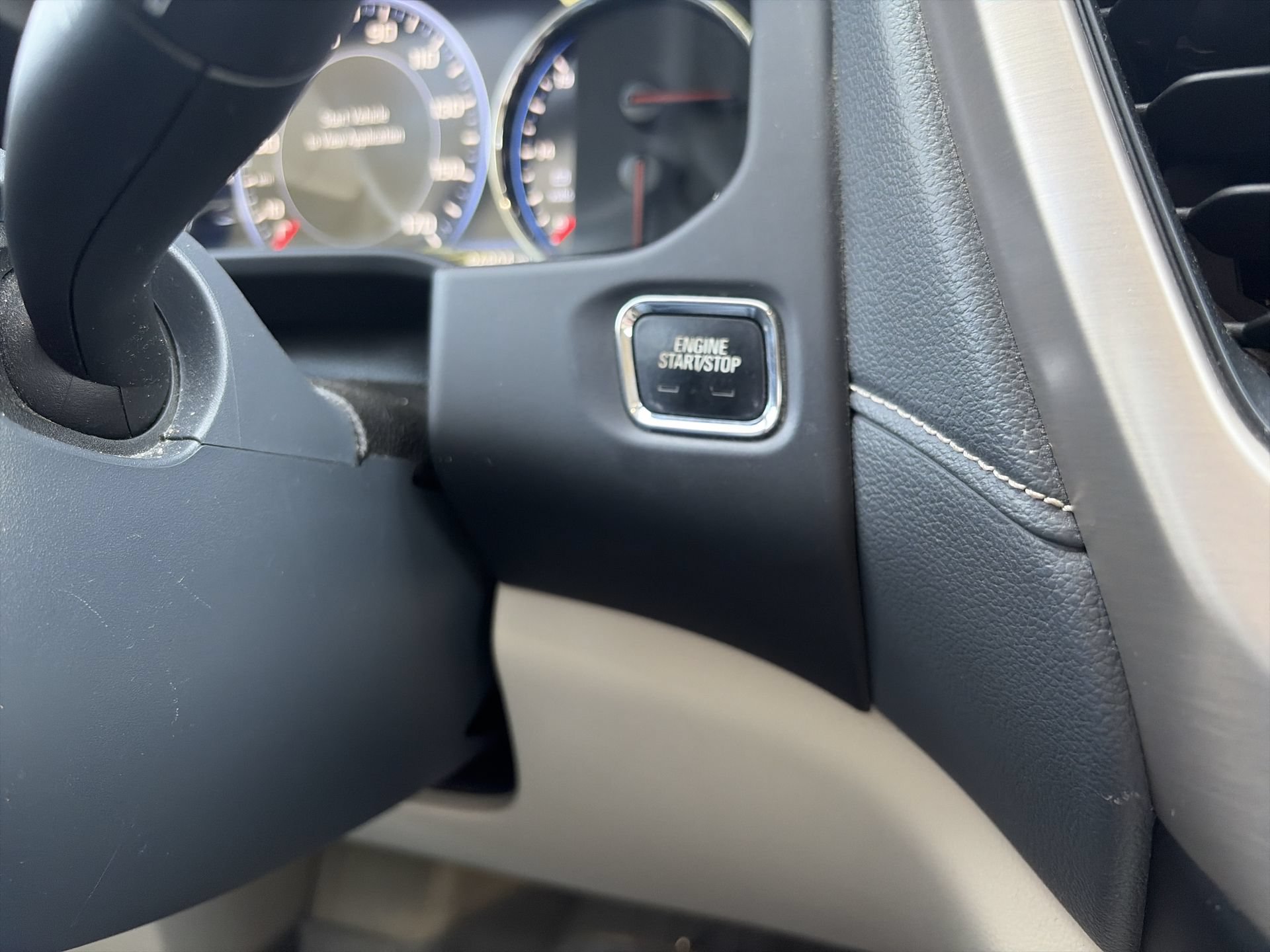 Used 2021 GMC Acadia Denali w/ Denali Technology Package AWD/4WD image 18