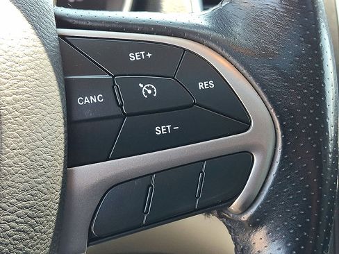 Used 2020 Dodge Durango SXT AWD/4WD image 24