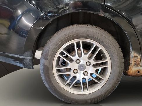 Used 2010 Ford Focus SE FWD image 33