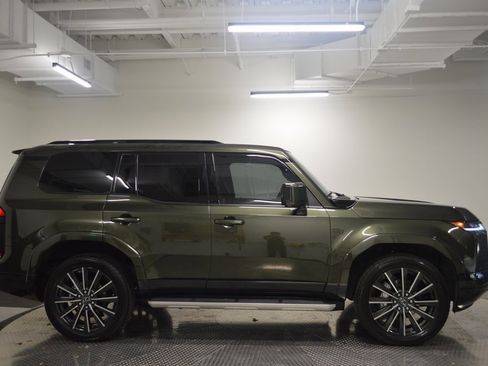 Used 2024 Lexus GX 550 w/ Accessory Package (Z1) image 8