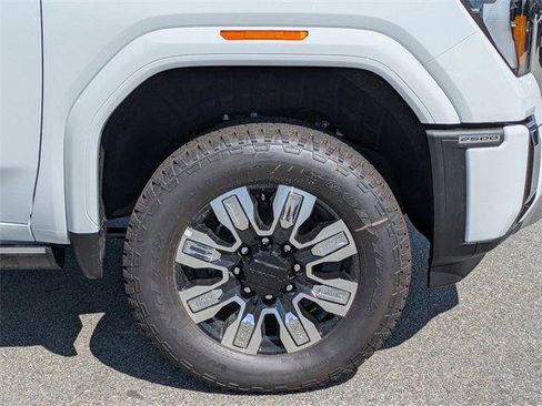 New 2026 GMC Sierra 2500 Denali w/ Denali Reserve Package image 13