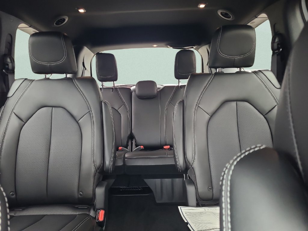 New 2027 Chrysler Pacifica Select FWD image 10