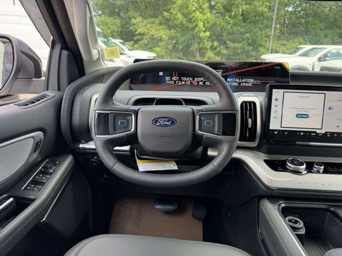New 2026 Ford Expedition Active AWD/4WD image 17